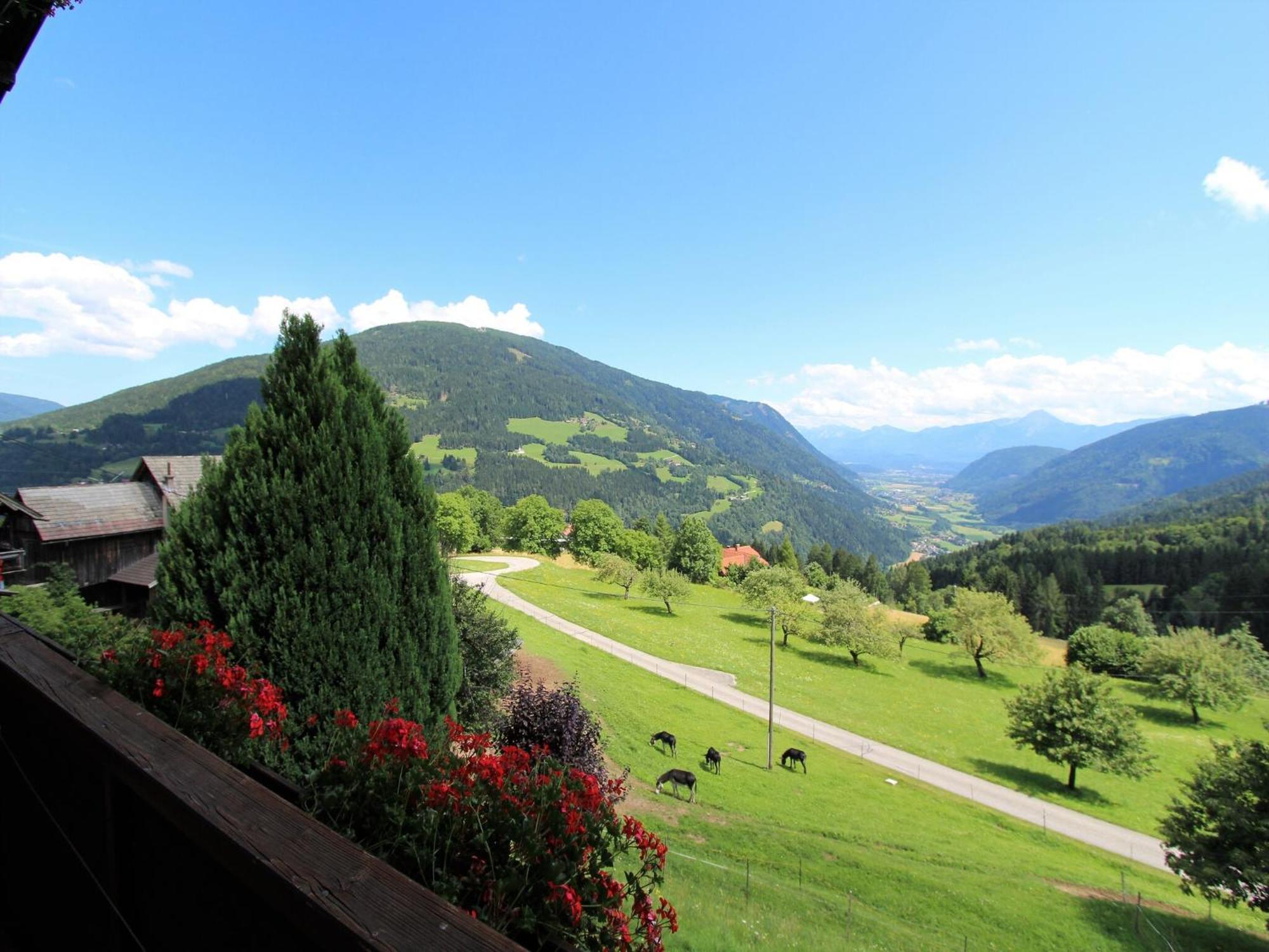 Cozy Apartment In Afritz Am See Near Gerlitzen Ski Area Luaran gambar